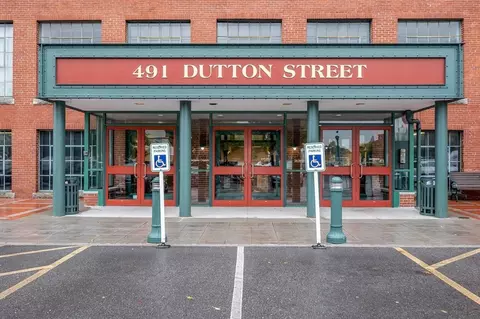 491 Dutton St #320, Lowell, MA 01854