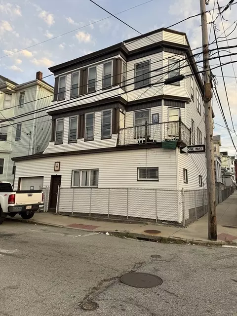 315-319 William St, Fall River, MA 02721