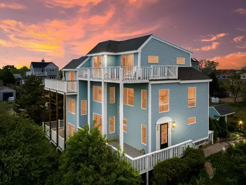 10 61st St #10, Newburyport, MA 01950
