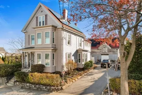16 Hollingsworth St, Lynn, MA 01902