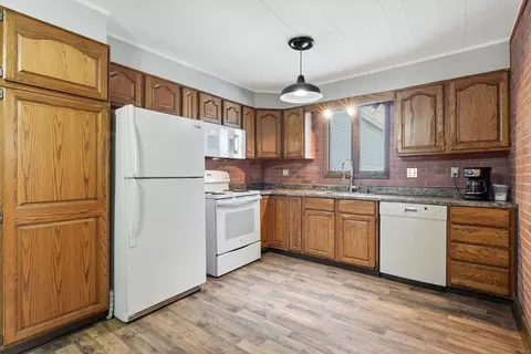293 Pine St, Gardner, MA 01440 photo 30