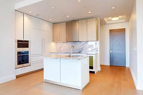 240 Devonshire St #4211, Boston, MA 02110