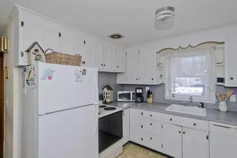 129 Cooper St, Springfield, MA 01108 photo 7