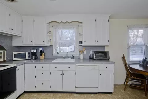 129 Cooper St, Springfield, MA 01108 photo 8