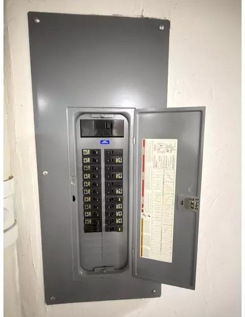 47 Gibbs St, Worcester, MA 01607 photo 8