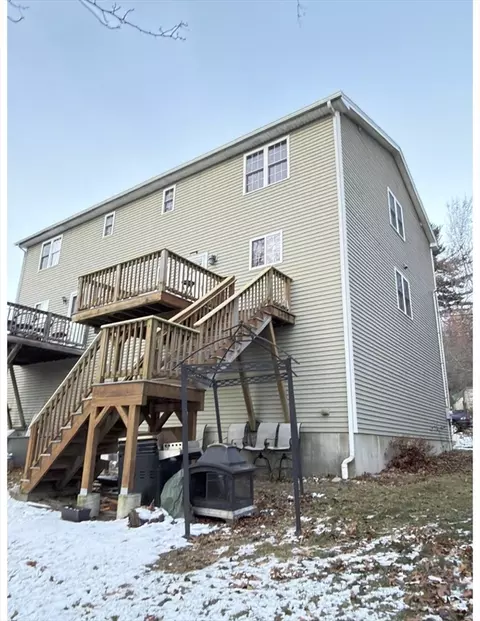 47 Gibbs St, Worcester, MA 01607 photo 3