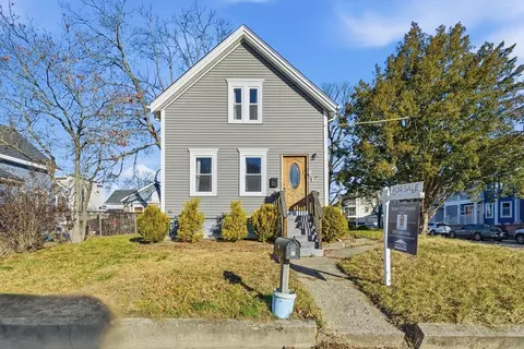 52 Carpenter St, Attleboro, MA 02703