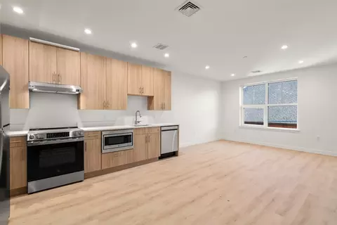 1151 Walnut #204, Newton, MA 02461