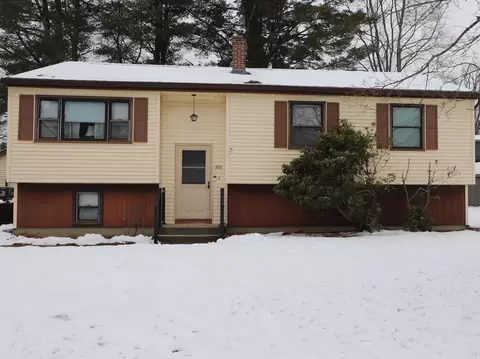208 Tamarack Dr, Springfield, MA 01129