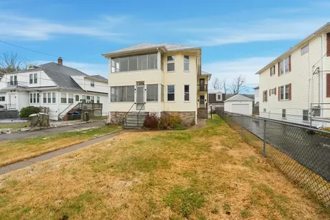 5 Branch Ave, North Smithfield, RI 02896