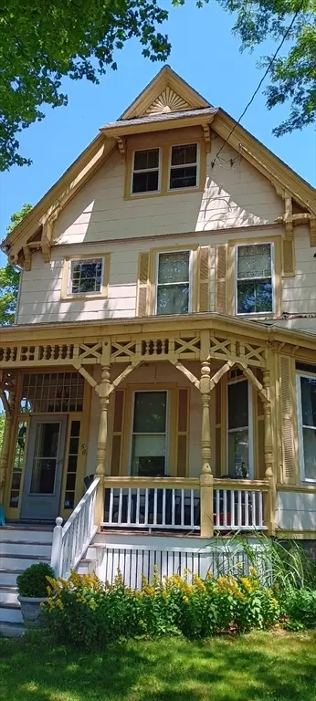 58 Oak St, Hyde Park, MA 02136