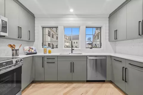 5 Chatham St #5, Watertown, MA 02472