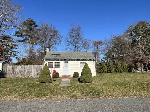 32 Doreen Way, Carver, MA 02330