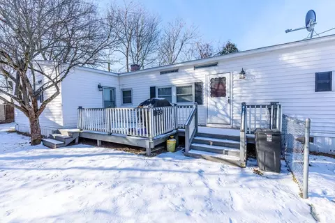 195 Shoreline Dr, Tewksbury, MA 01876
