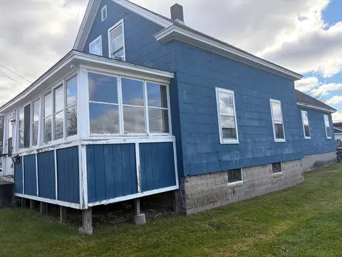 150 E Main St, Orange, MA 01364 photo 2