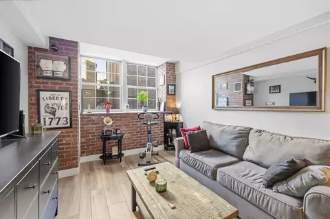 200 Market St #4303, Lowell, MA 01852
