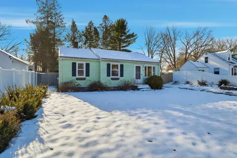 55 Gardens Dr, Springfield, MA 01119 photo 3