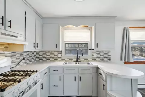 55 Gardens Dr, Springfield, MA 01119 photo 12