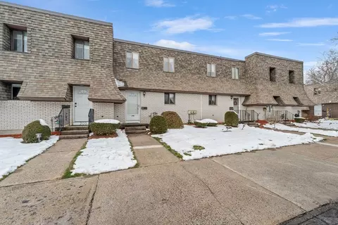 198 Beekman Dr #198, Agawam, MA 01001