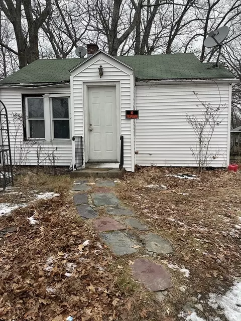808 Washington St, Auburn, MA 01501