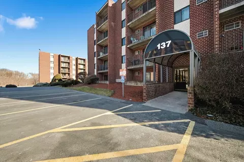 137 Franklin St #406, Stoneham, MA 02180