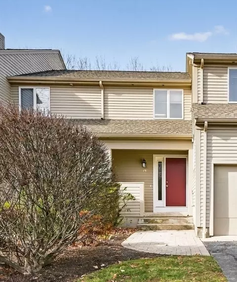 15 Poppasquash Rd #15, North Attleboro, MA 02760