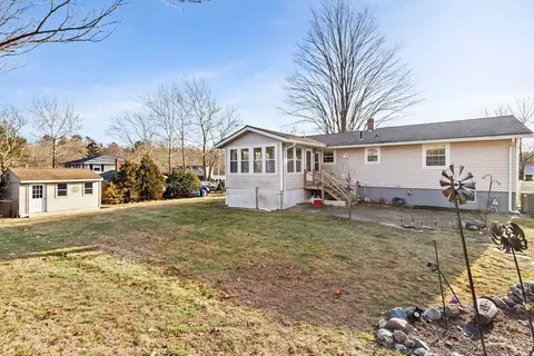 Exterior - 10 Paulette Dr, Danvers, MA 01923 photo 4 of 5