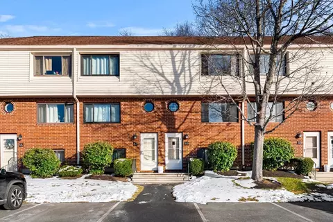 68 Sterling Ln #68, Haverhill, MA 01835