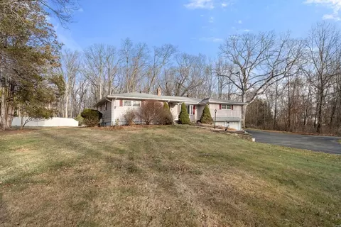 46 Ramshorn Rd, Dudley, MA 01571 photo 3