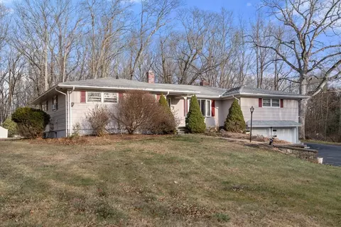 46 Ramshorn Rd, Dudley, MA 01571 photo 4