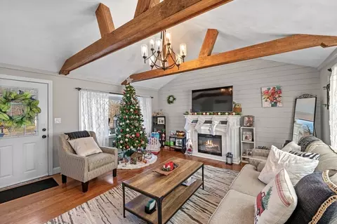 106 Lynnfield St, Peabody, MA 01960