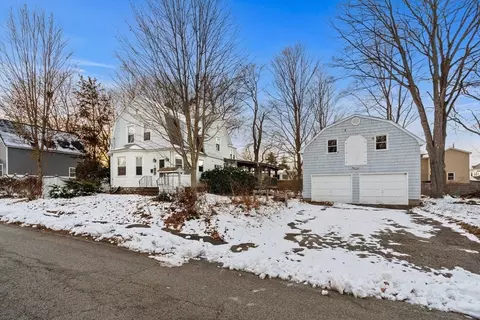 41 Agawam Ave, Haverhill, MA 01835