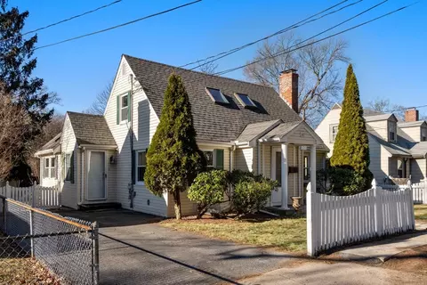 607 Poplar St, Boston, MA 02131