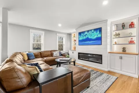 10 Mockingbird Hl, Bridgewater, MA 02324