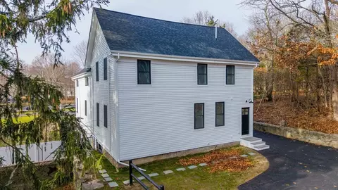 16 Water St #D, Freetown, MA 02702