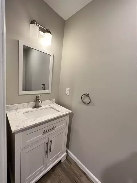 121-123 Putnam Cir, Springfield, MA 01104 photo 16
