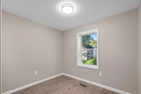 121-123 Putnam Cir, Springfield, MA 01104 photo 12
