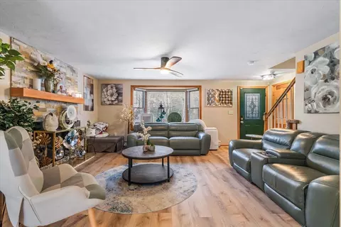 369 Cooper Rd, Northbridge, MA 01534 photo 4