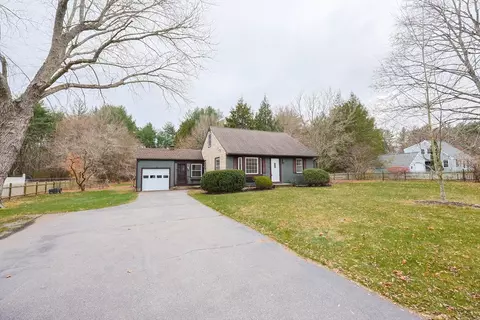 271 King St, Raynham, MA 02767
