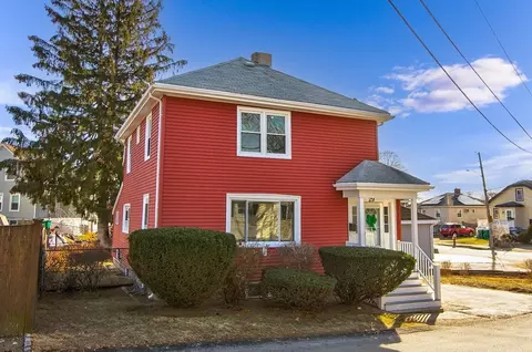 29 Lake View Pl, Lynn, MA 01904