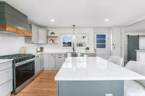 32 Cedar St, Fairhaven, MA 02719 photo 3