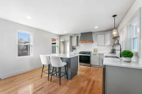 32 Cedar St, Fairhaven, MA 02719 photo 5