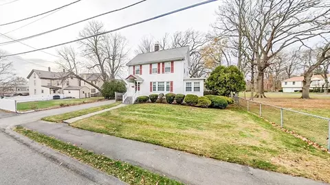 39 Mark Lee Rd, Needham, MA 02494