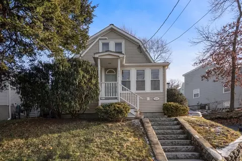 194 College Farm Rd, Waltham, MA 02451