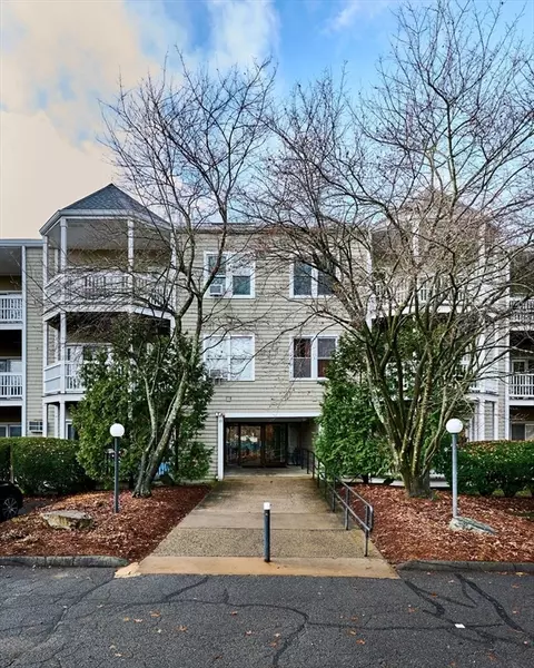 23 Randolph Pl #109, Northampton, MA 01060
