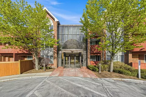 100 Rosemary Way #324, Needham, MA 02494