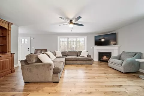 2 Mapleton Rd, Merrimac, MA 01860 photo 5