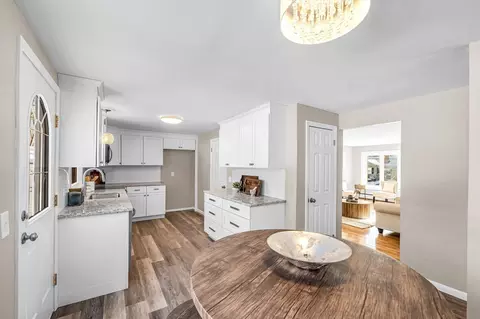 32 Debra Dr, Chicopee, MA 01020 photo 8