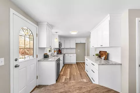 32 Debra Dr, Chicopee, MA 01020 photo 10