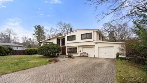 21 Knight Rd, Framingham, MA 01701 photo 2